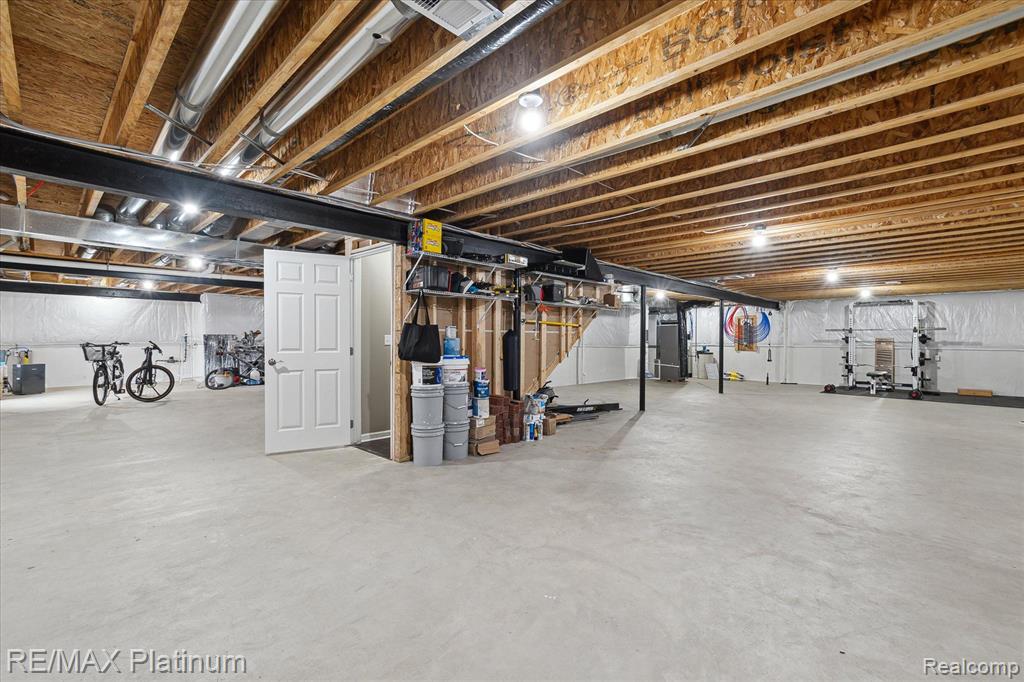 61082 SHAYA Boulevard, South Lyon, MI 48178 — Photo 42
