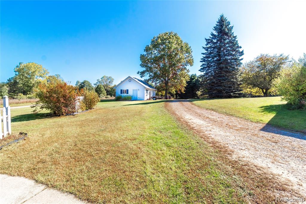 4705 LONSBERRY Road, Columbiaville, MI 48421 — Photo 34