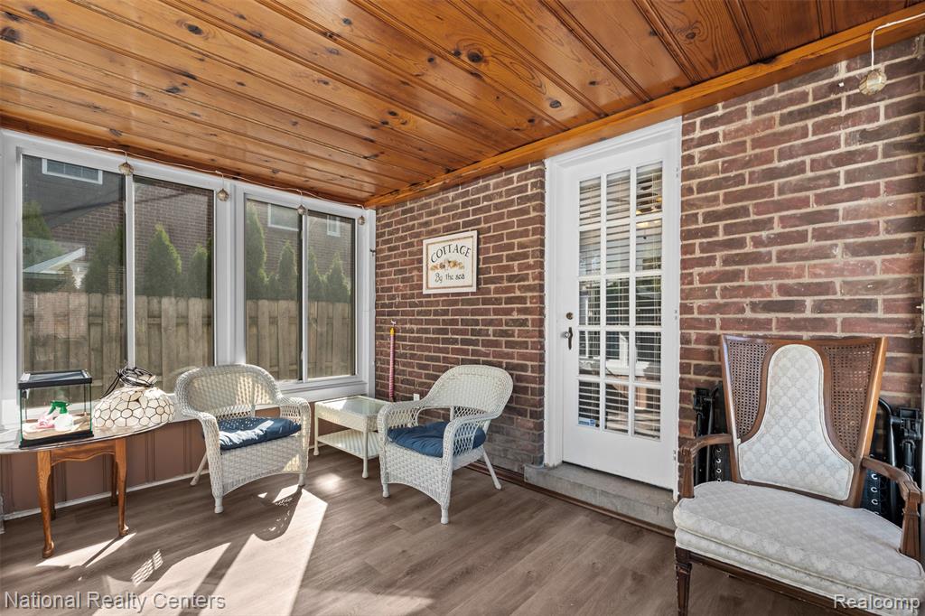 10834 Talbot Avenue, Huntington Woods, MI — Photo 27