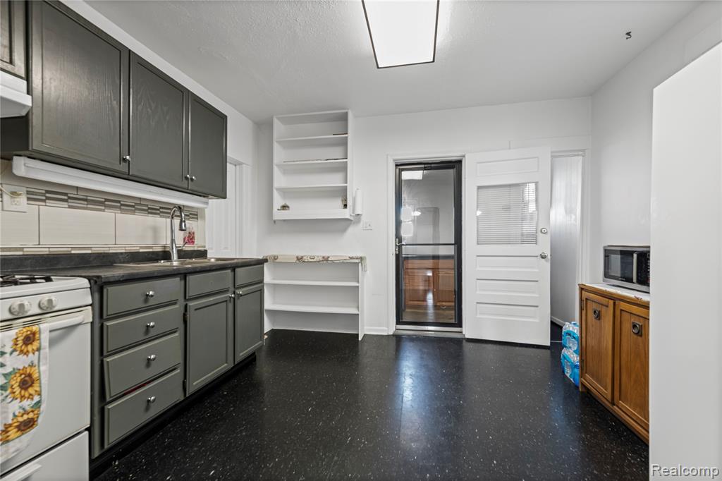 11428 Lumpkin street, Hamtramck, MI 48212 — Photo 22