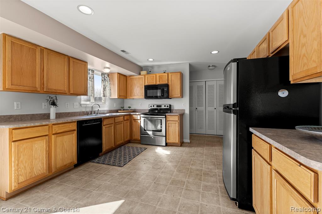 41973 Milton Drive, Van Buren, MI 48111 — Photo 11