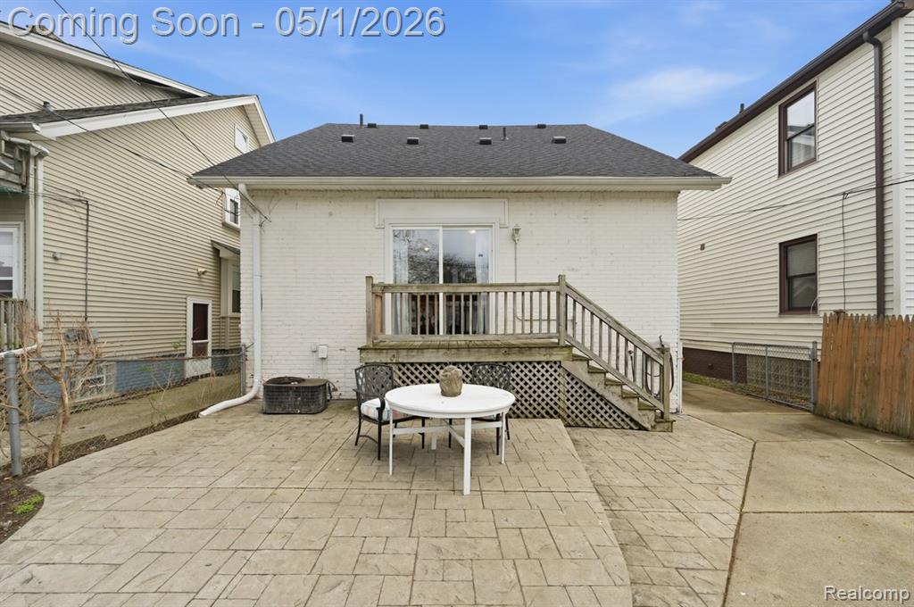 1373 Beaconsfield Avenue, Grosse Pointe, MI 48230 — Photo 30