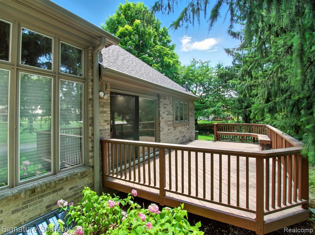 32326 Spruce Lane, Beverly Hills, MI 48025 — Photo 25