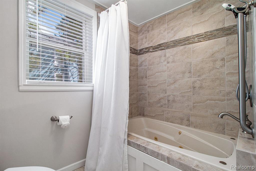 155 N Main Street, Clarkston, MI, 00000