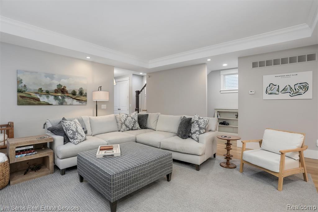 406 N Altadena Avenue, Royal Oak, MI 48067 — Photo 9