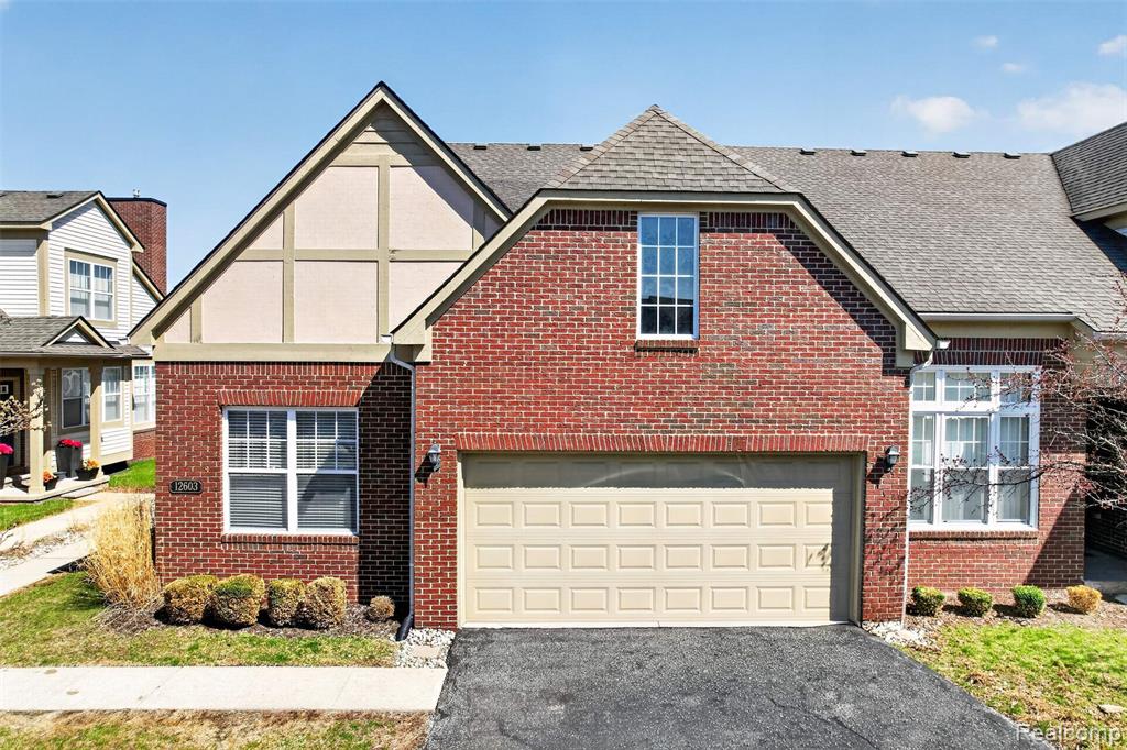 9498 Fenwin Drive, Grand Blanc, MI, 48439