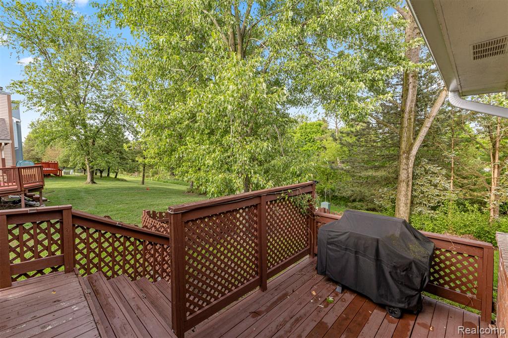 2481 Woodmont Drive E, Canton, MI 48188 — Photo 33