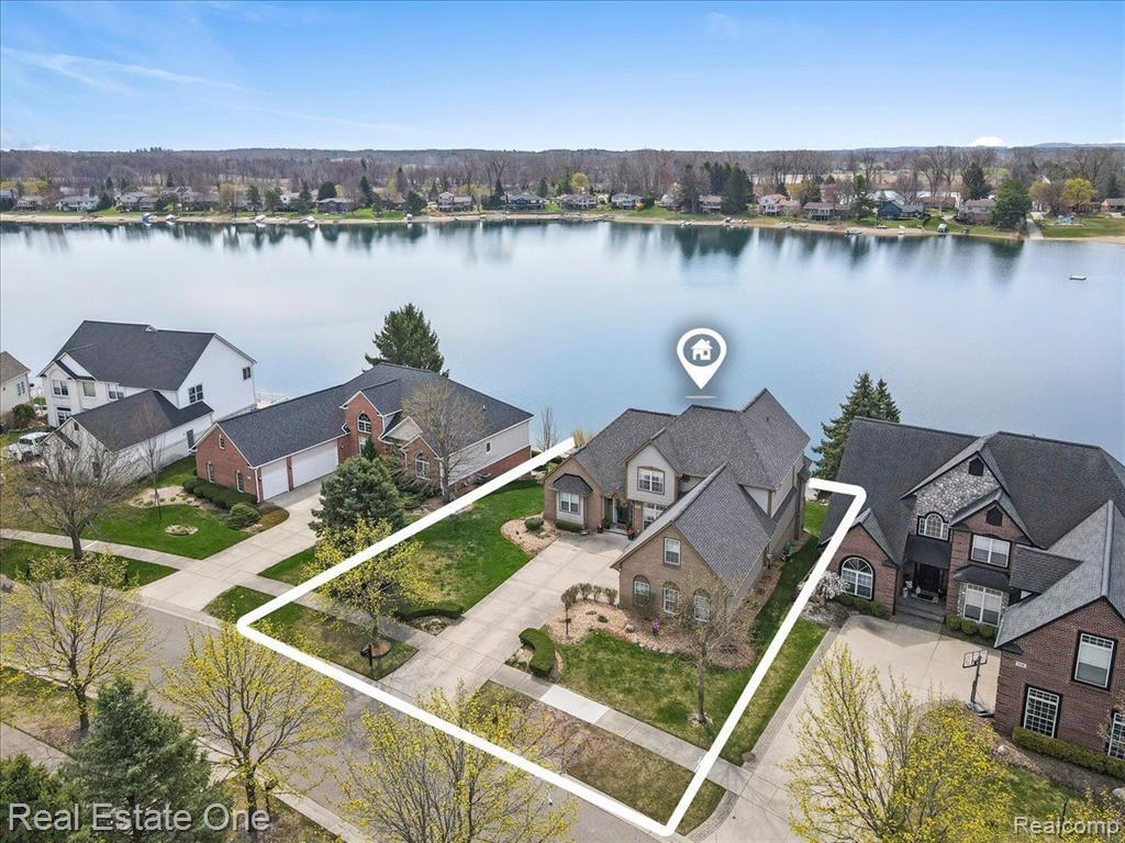 566 BAY POINTE Drive, Oxford, MI 48371 — Photo 72