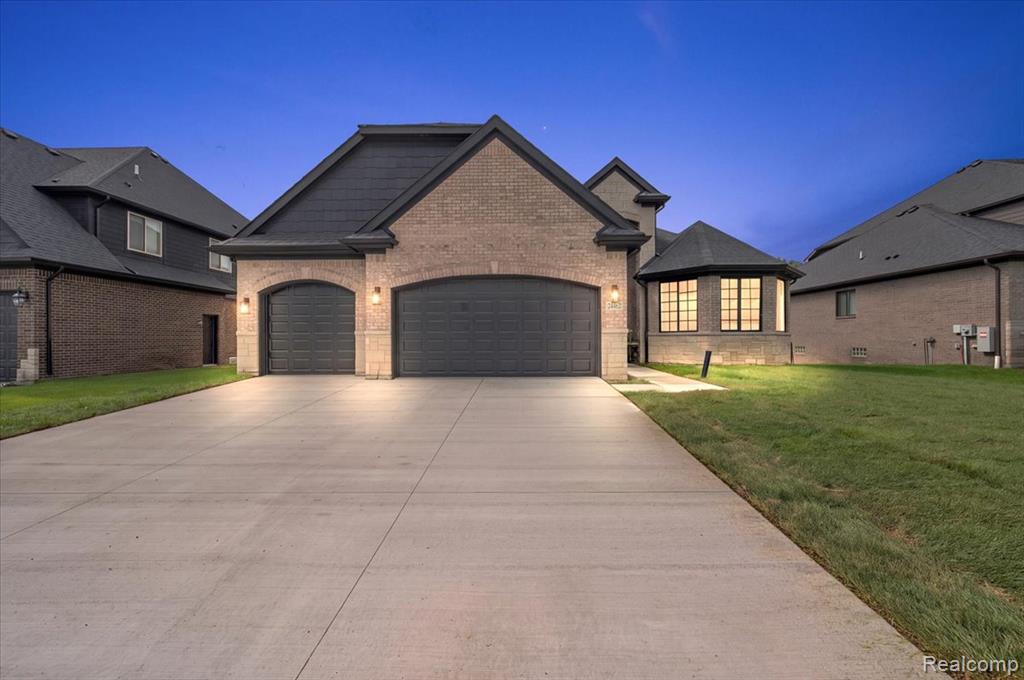 24462 Sawgrass Drive, Macomb, MI 48042