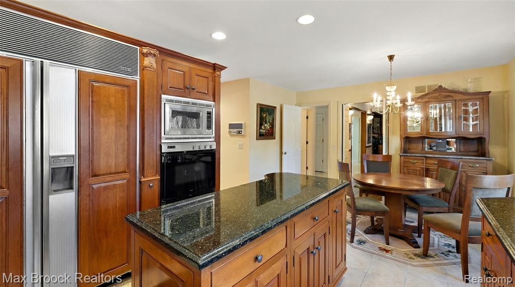 1319 Charrington Road, Bloomfield Hills, MI 48301 — Photo 9