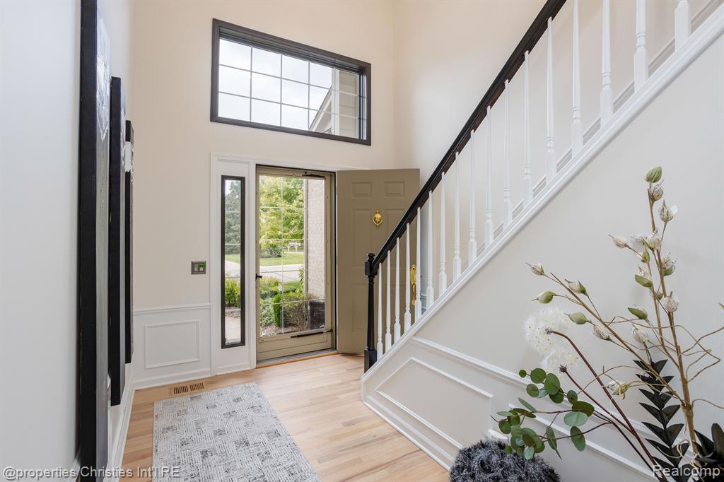 39514 Edgewater Dr, Northville, MI 48168 — Photo 5