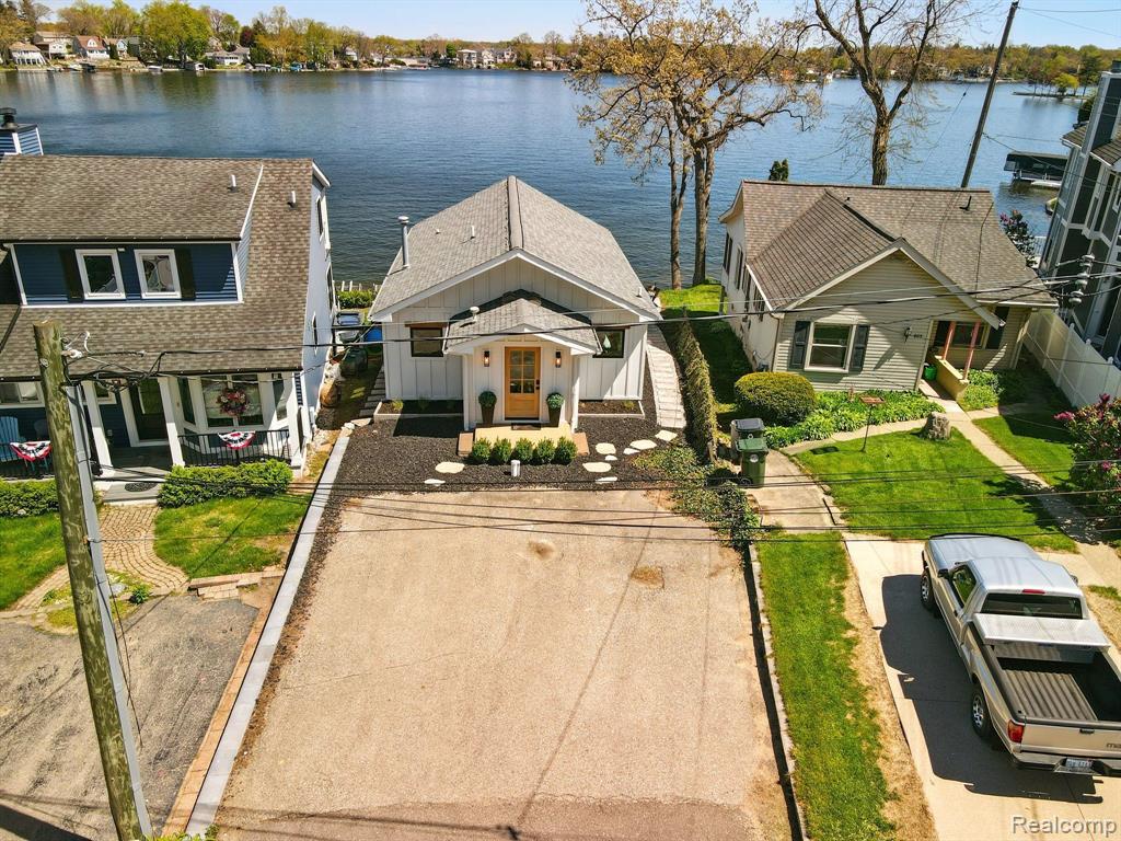 807 PINE TREE Road W, Lake Orion, MI 48362 — Photo 38