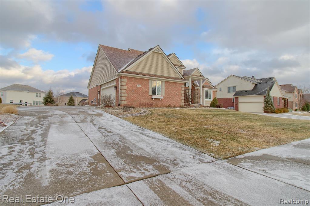 29924 MAGNOLIA Drive, New Hudson, MI 48165 — Photo 3