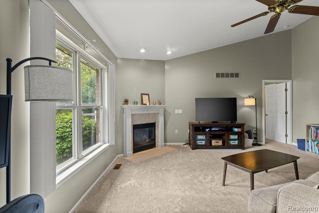 23879 ASHLEY Drive, Flat Rock, MI 48134 — Photo 16