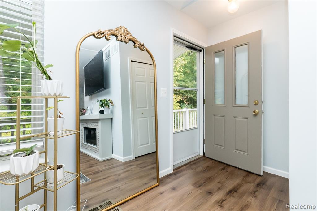 9414 Timber Ridge Drive, Grand Blanc, MI 48439 — Photo 8