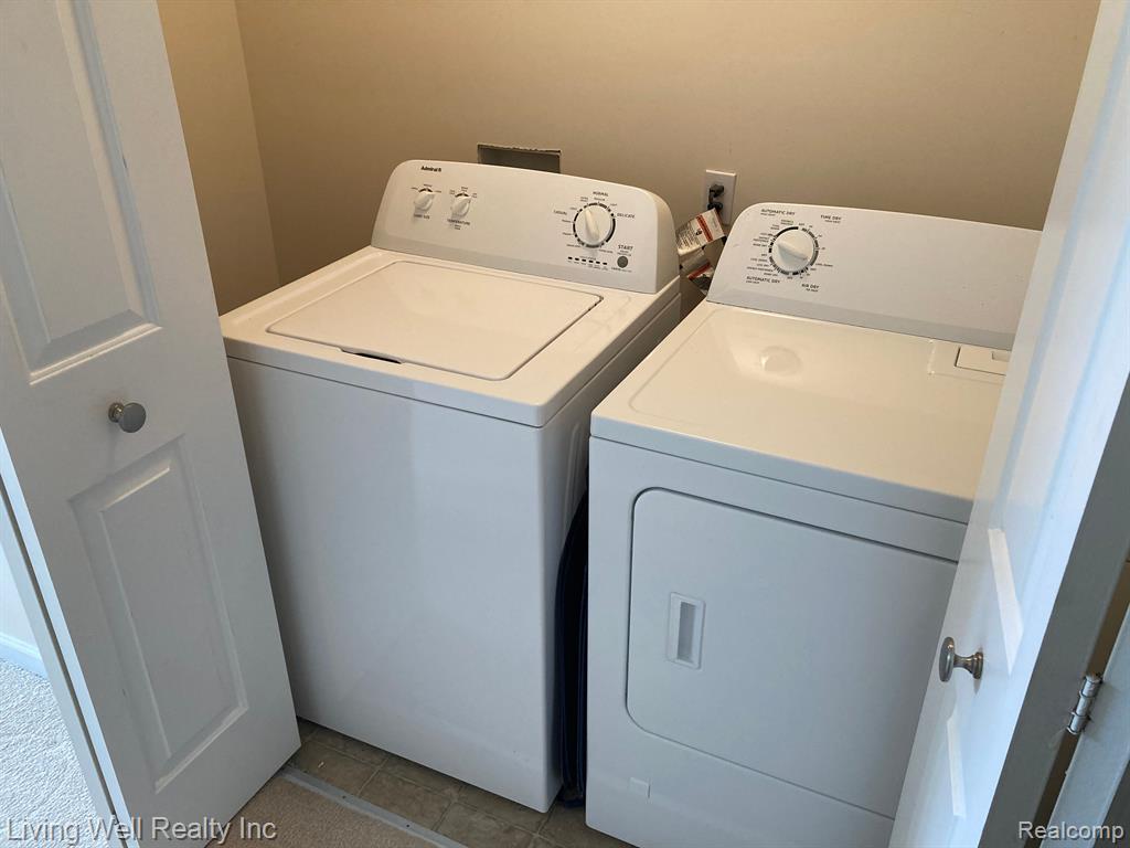 733 ABBINGTON, Howell, MI 48843 — Photo 11
