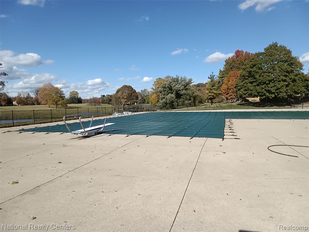 1756 Brentwood Drive, Troy, MI 48098 — Photo 31