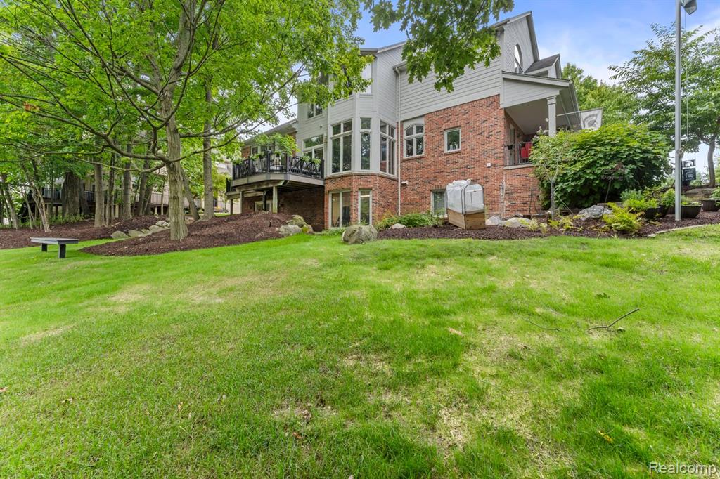 6775 Carlyle Crossing, West Bloomfield, MI — Photo 34