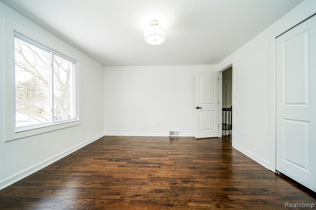 7359 SAINT AUBURN Drive, Bloomfield Hills, MI 48301 — Photo 52