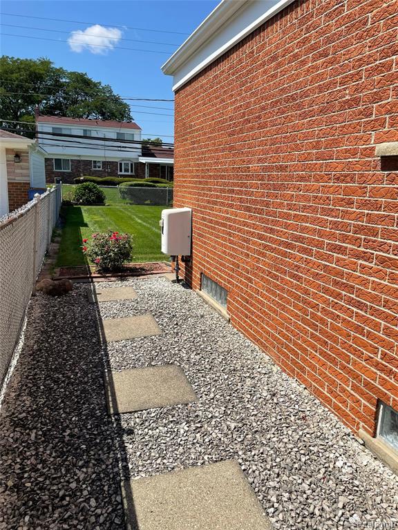 32827 DOVER Avenue, Warren, MI 48088 — Photo 70