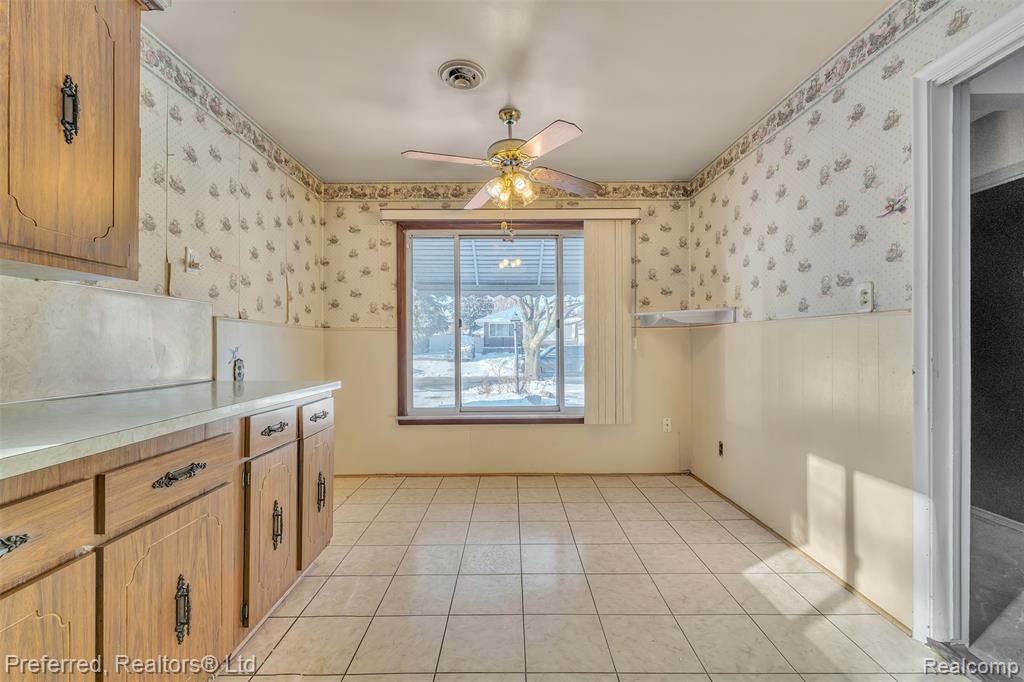 7302 Nightingale Street, Dearborn Heights, MI 48127 — Photo 6