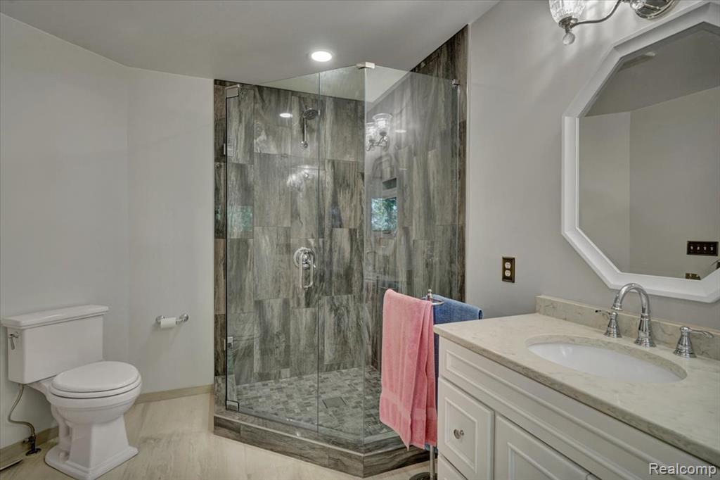 6516 Scenic Pines Court, Clarkston, MI — Photo 23