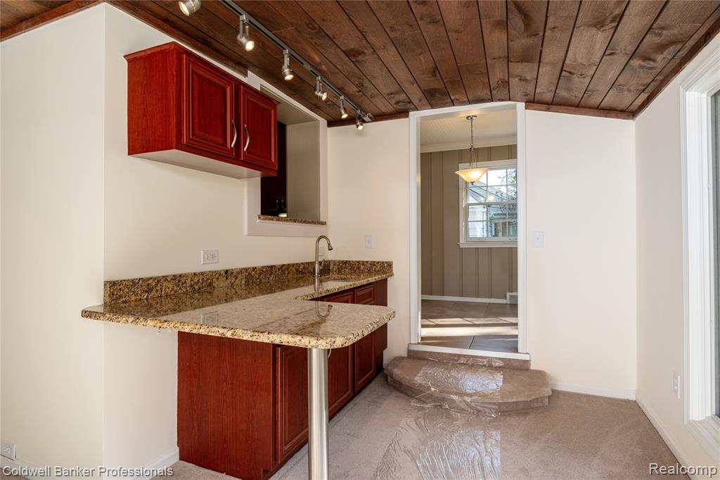499 Sunningdale Drive, Grosse Pointe Woods, MI 48236 — Photo 23