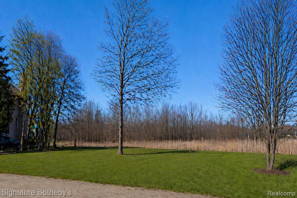 1105 Oregon Boulevard, Waterford, MI 48327 — Photo 25