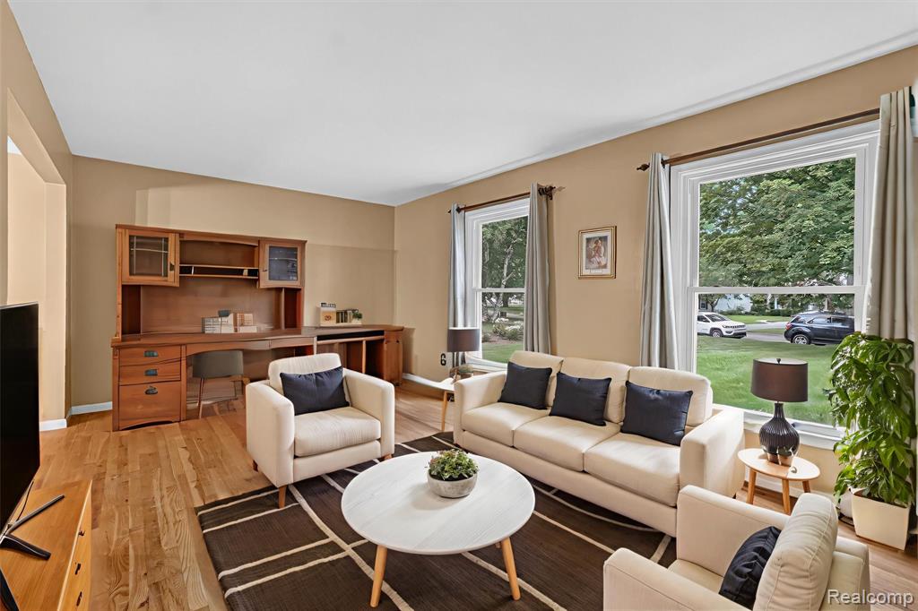 2356 Pineview Court, Flushing, MI 48433 — Photo 11