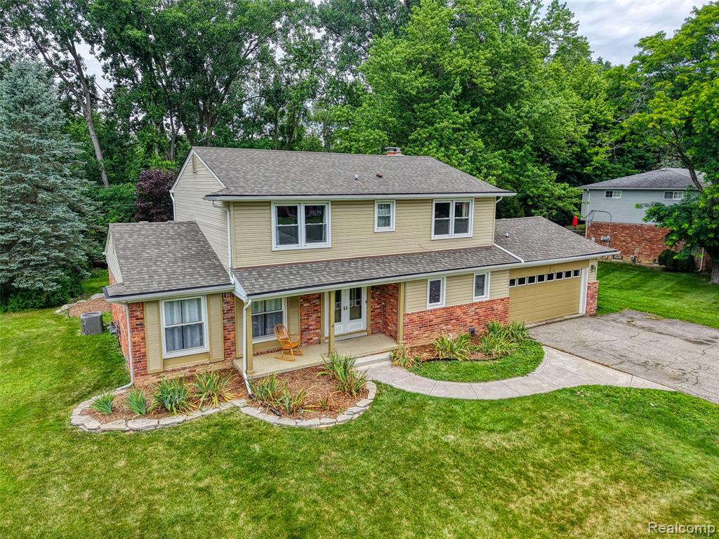 4276 Macqueen Drive, West Bloomfield, MI 48323 — front exterior