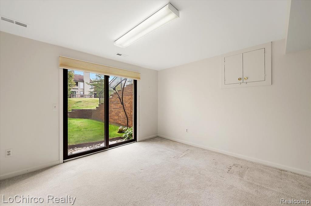 733 Hamilton Court, Rochester Hills, MI 48307 — Photo 48
