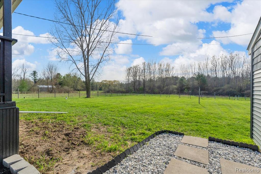 1160 S Van Vleet Road, Swartz Creek, MI 48473 — Photo 31