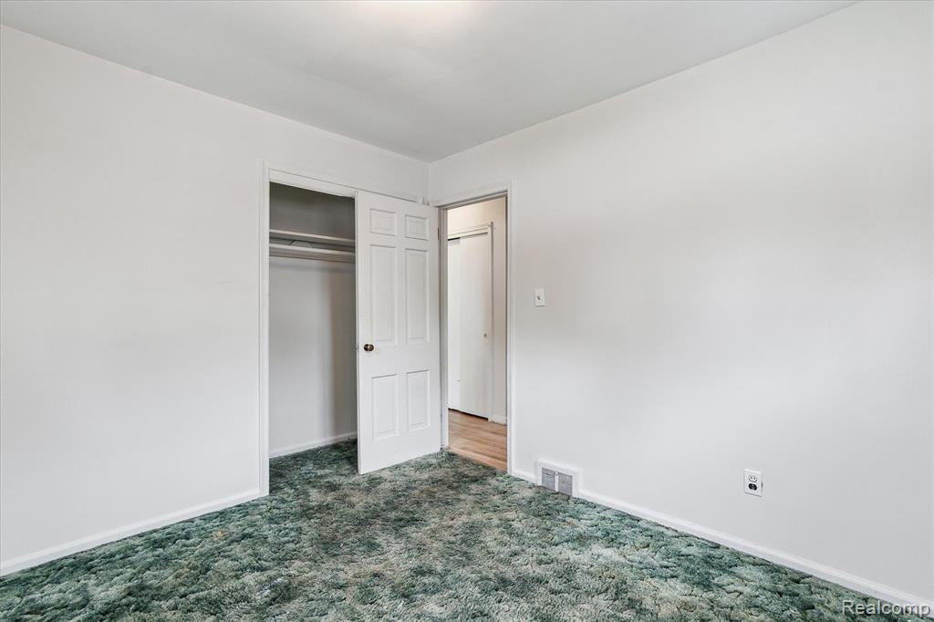 8242 MONROE Boulevard, Taylor, MI 48180 — Photo 15