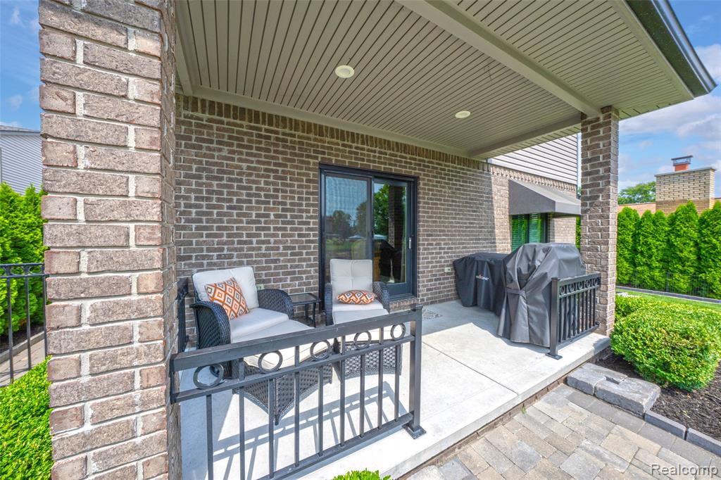 39611 Lakeshore Drive, Harrison Township, MI — Photo 40