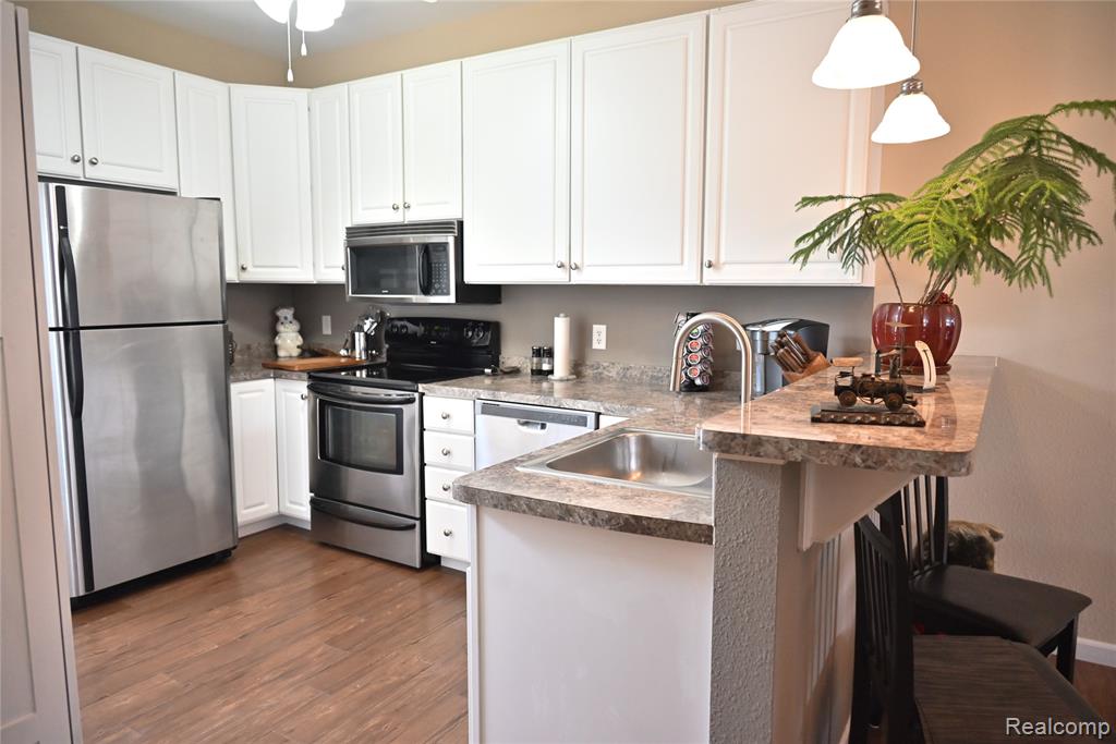 810 Catalina Cove, Luna Pier, MI 48157 — Photo 4