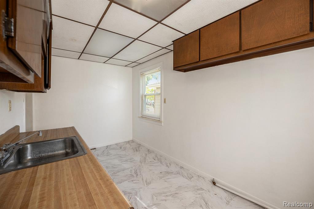 1212 E Rowland Avenue, Madison Heights, MI 48071 — Photo 9