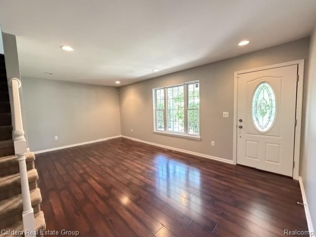 815 Manzano Drive, Wolverine Lake, MI 48390 — Photo 4