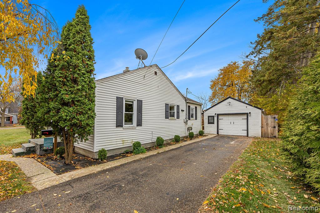 270 Pine Street, Imlay City, MI 48444 — Photo 15