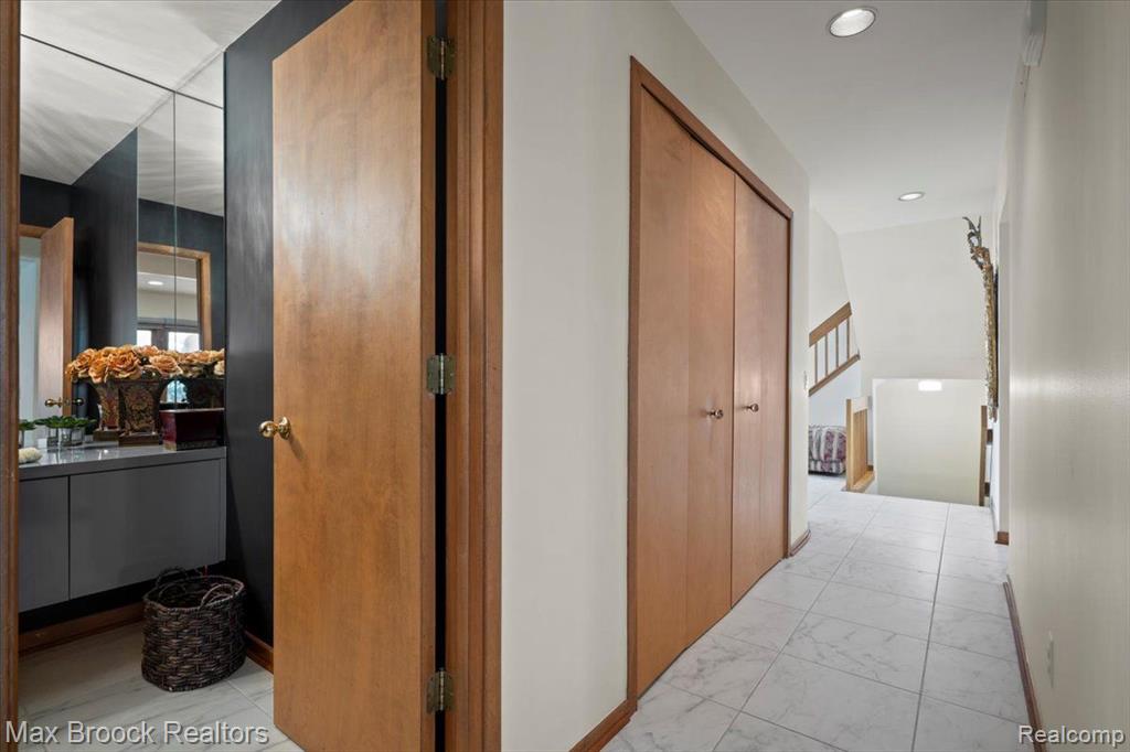 6362 CHARLES Drive, West Bloomfield, MI — Photo 29