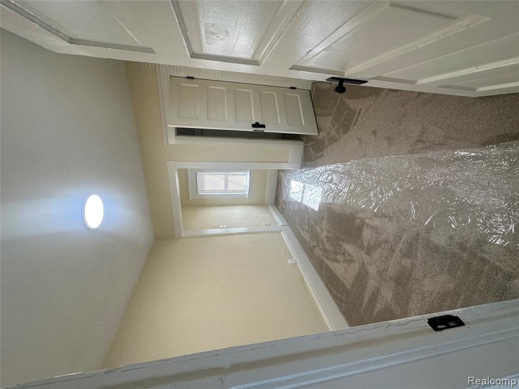 18576 Jefferson, Riverview, MI 48193 — Photo 11