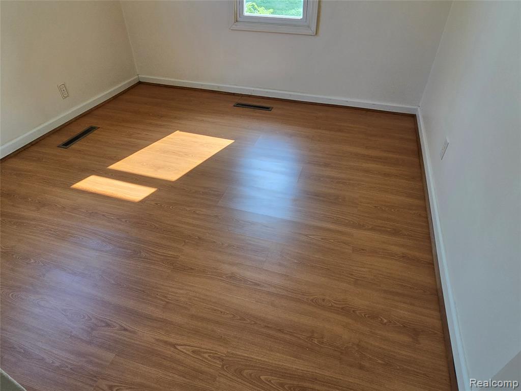 535 Lytle Place, Garden City, MI — Photo 21