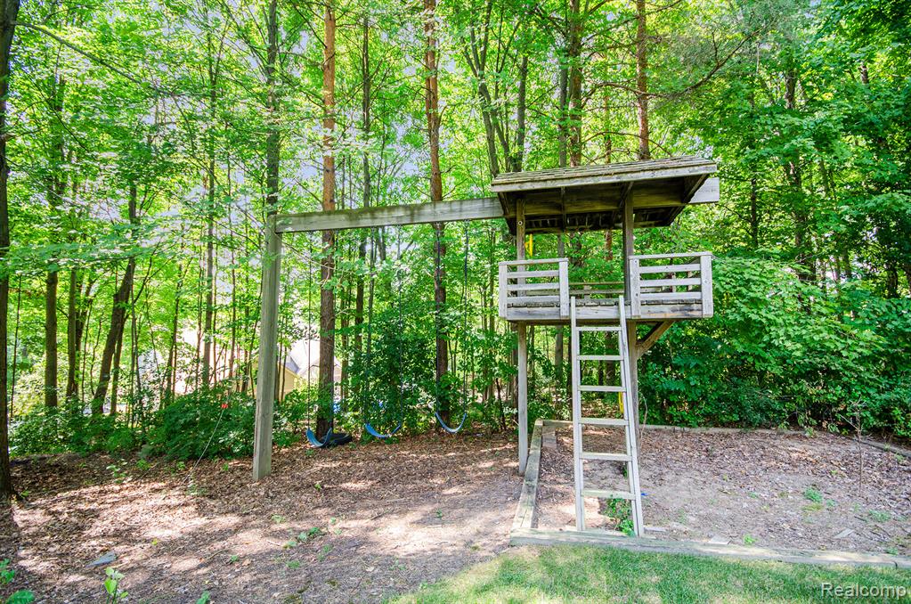 5751 Dora Lane, Clarkston, MI 48348 — Photo 42