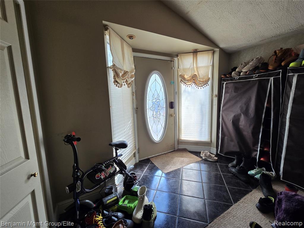 757 Louisa Street, Mount Morris, MI 48458 — Photo 3