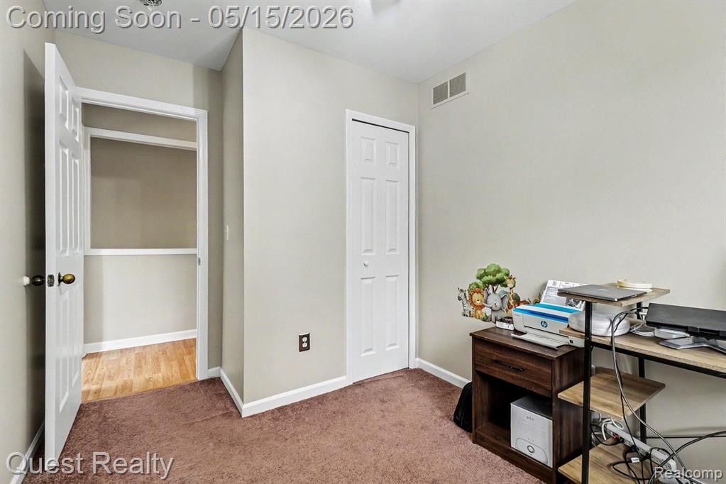 7058 Rolling Hills Drive, Waterford, MI 48327 — Photo 18
