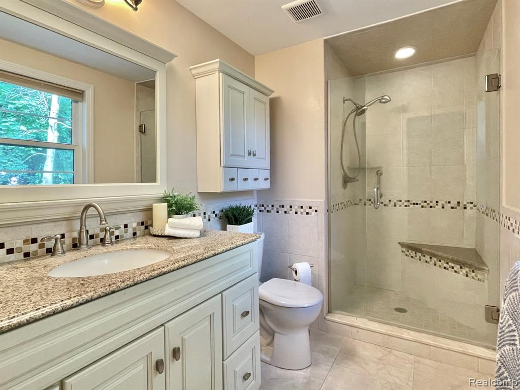 5753 Thorny Ash Road, Rochester, MI 48306 — Photo 19