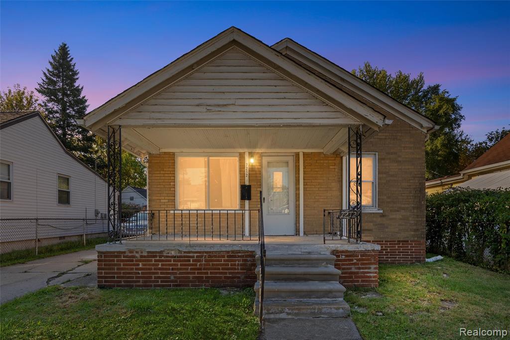7212 Hudson Avenue, Warren, MI 48091 — front exterior