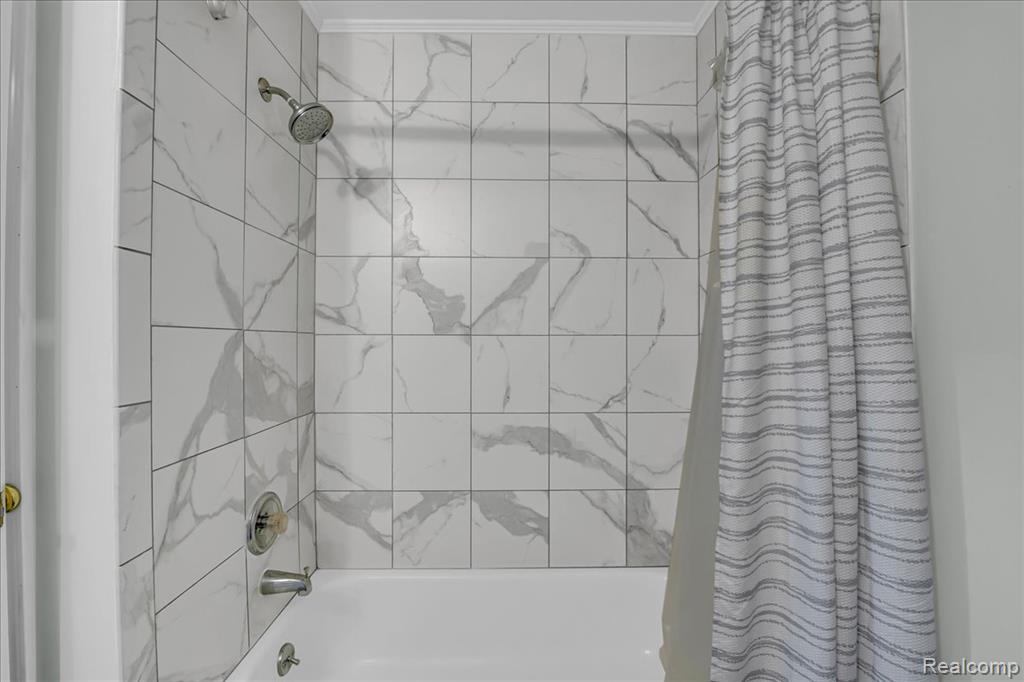 8159 Pickering Place, Westland, MI — Photo 37