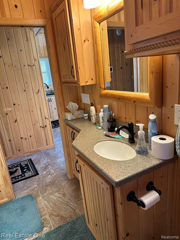 8175 E HOUGHTON LAKE, 1, Houghton Lake, MI 48629 — Photo 18