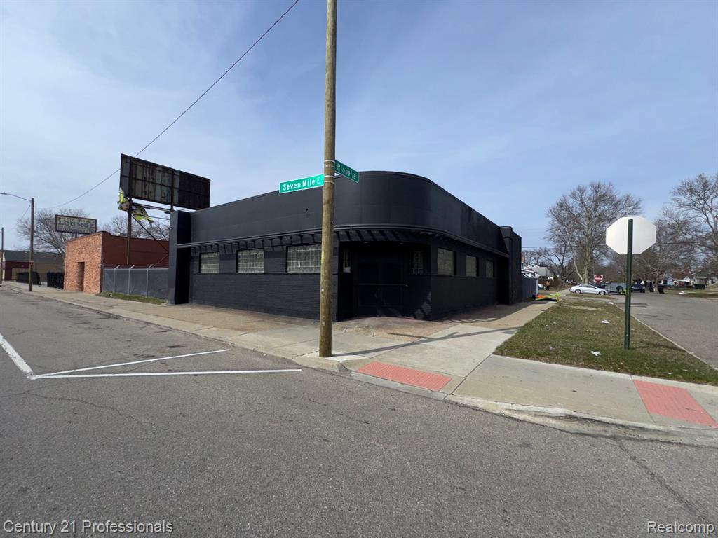 1641-1647 E 7 Mile Road, Highland Park, MI 48203