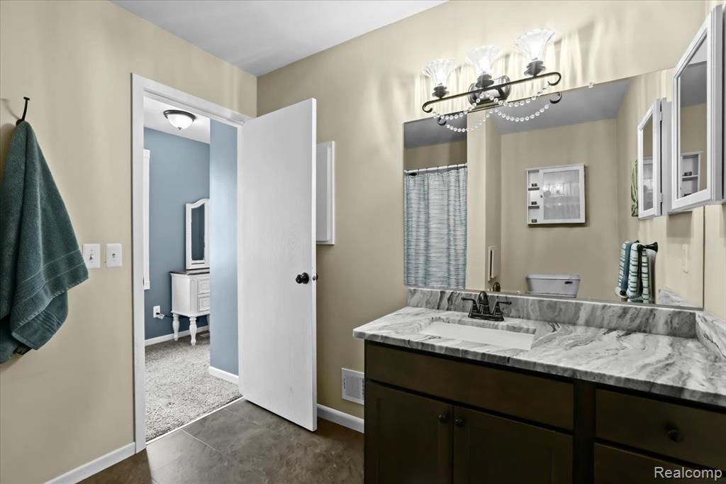 540 Dartmouth Crescent Court, Westland, MI — Photo 27